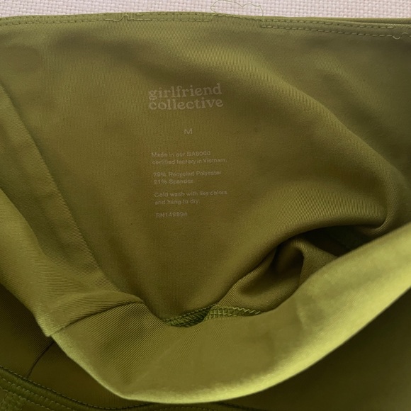 SOLD Girlfriend Collective High Rise Bike Shorts. Great condition - Picture 4 of 7